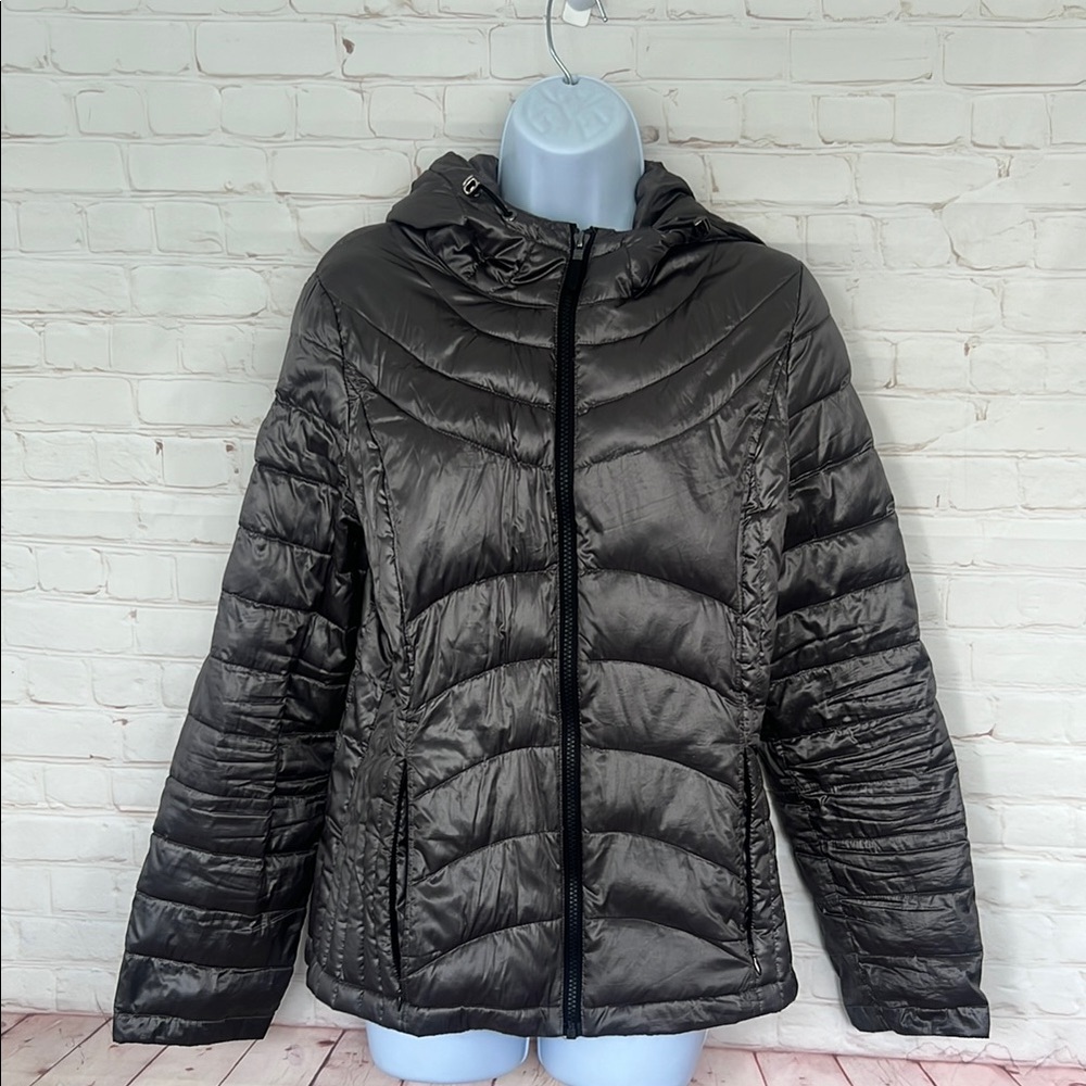 ANDREW MARC Packable lightweight premium down jacket size medium hooded
